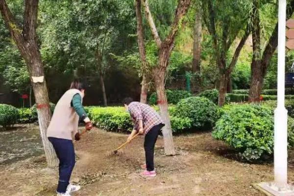 果岭草种子的种植方法，春秋两季种植为佳